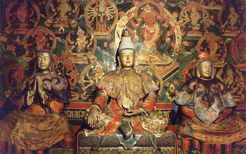 File:SongstenGampoandwives.jpg