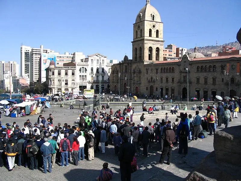 File:Place of San-Francisco Bolivia.jpg
