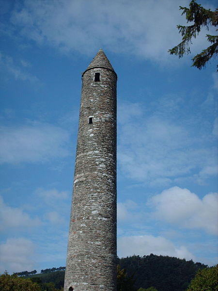 File:Rundturm Glendalough.jpg