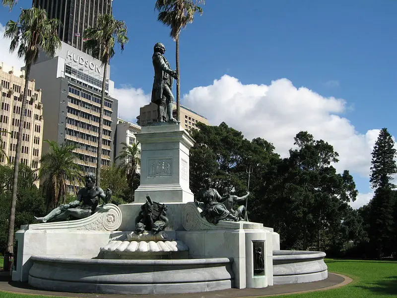 File:ArthurPhillipStatueSydney gobeirne.jpg