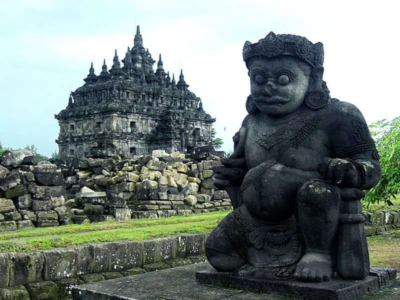 File:Plaosan Temple Guardian.jpg
