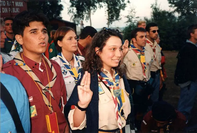 File:1996-Rover Moot-Fahnengruß.jpg