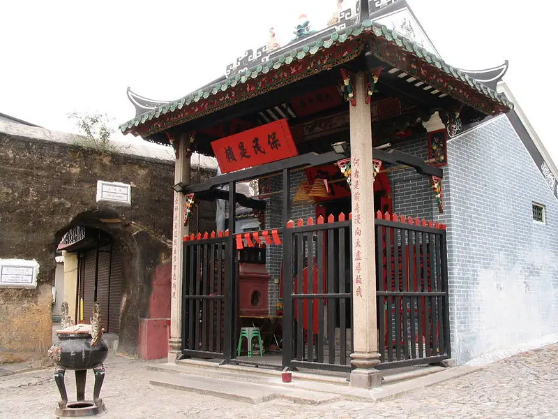 File:Na Tcha Temple 1.jpg