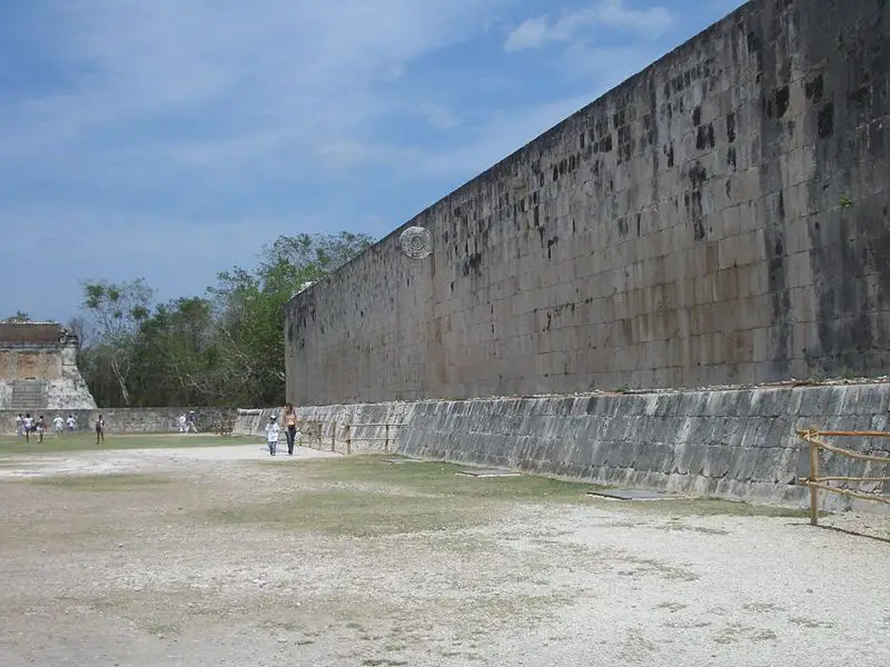 File:Chichen Itza stadium.jpg