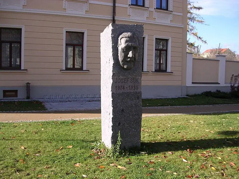 File:Josef Suk memorial.jpg