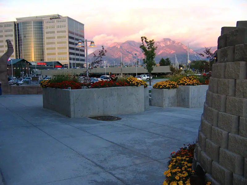 File Jordan Commons, Sandy, Utah, United States, August, 2004.JPG