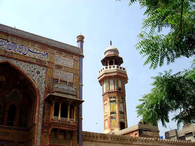 File:Wazir Khan Mosque 1.jpg