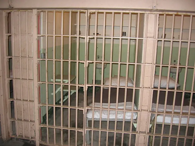 File:Alcatraz Cell 2005.JPG