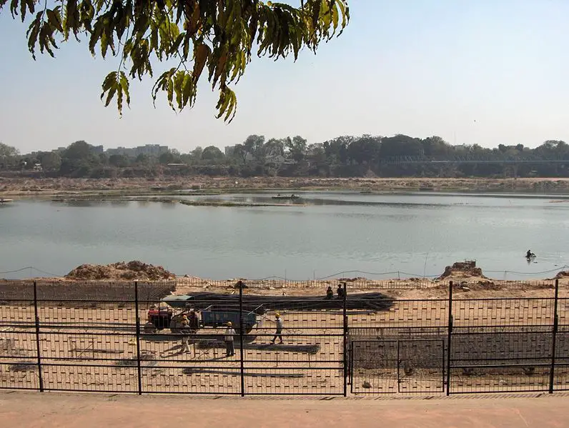 File:River-Sabarmati-1.jpg