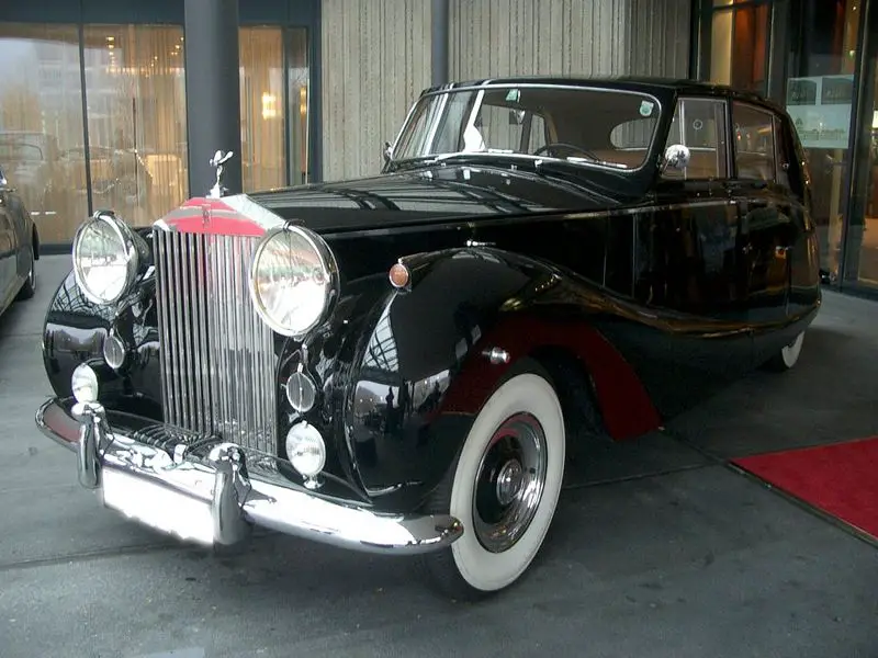 File:RollsRoyceSilverWraight 1955.jpg