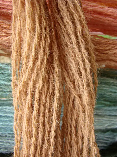 File:Teinture naturelle Millepertuis 2.jpg
