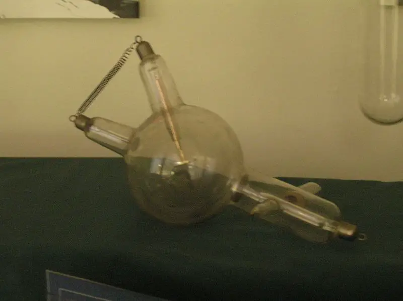 File:Crookes tube.jpg