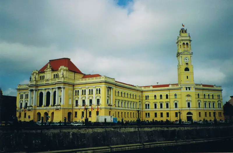 File:OradeaTownHall.jpg