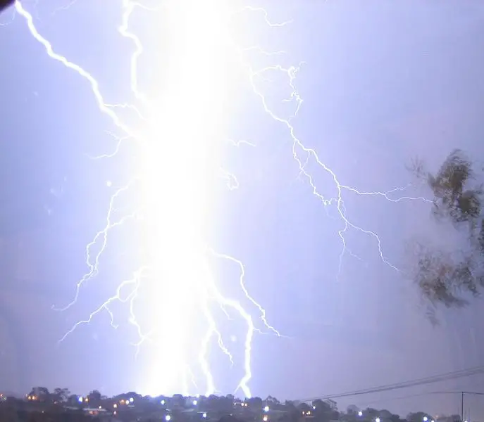 File:Lightning 21 Feb 2007.jpg