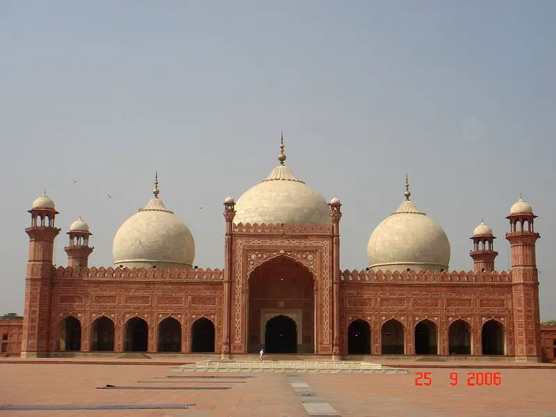 File:Shahi Mosque 3.jpg