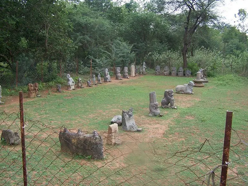 File:Remainsof-Maligai-Medu.jpg