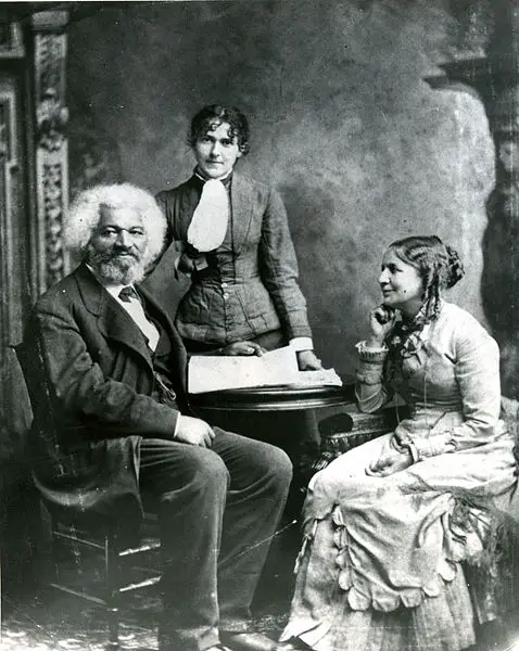 File:Douglass Helen Eva Frederick.jpg