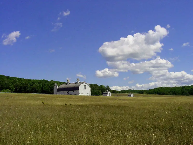 File:Farm Glen Arbor.jpg