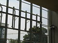 Bauhaus-Dessau Fensterfront.JPG