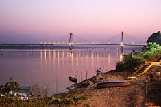 The new Yamuna Bridge at Allahabad