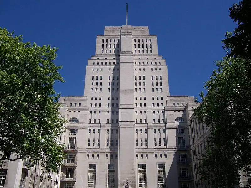 File:Senate House UoL.jpg