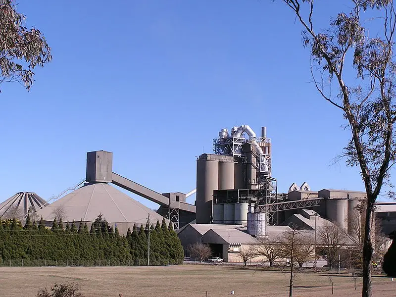 File:BlueCircleSouthernCementBerrimaNSW.JPG