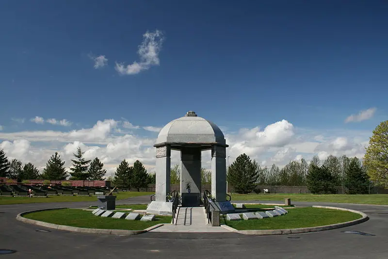 File:Jimi Hendrix Memorial.jpg