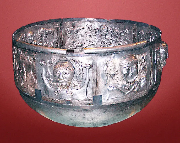 File:Gundestrupkarret1.jpg