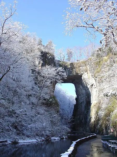 File:Natural Bridge in snow.JPG