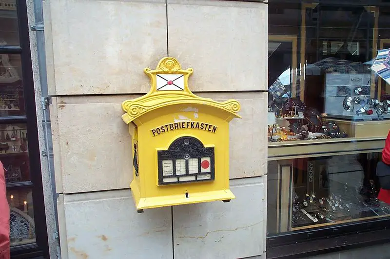 File:Postbriefkasten20050814 CopyrightKaihsuTai.jpg