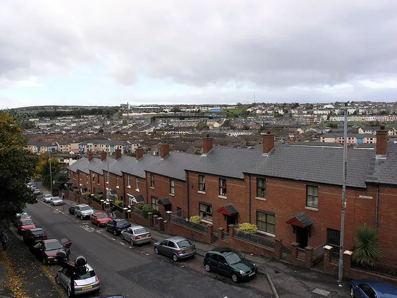 File:Bogside Derry SMC 2005.jpg