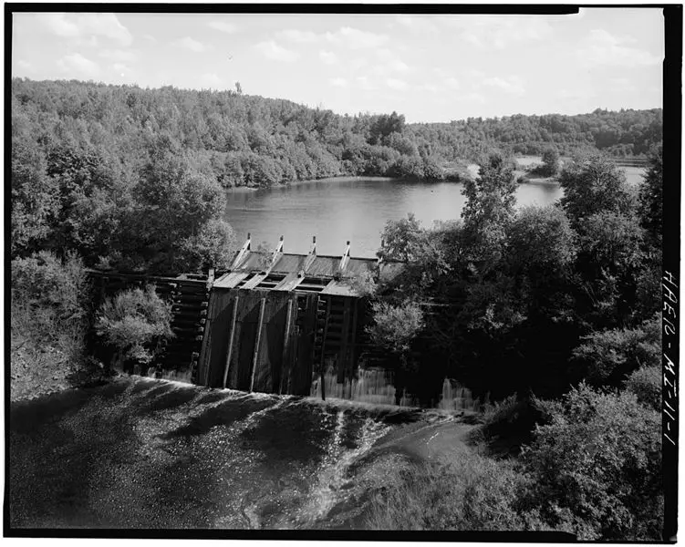 File:Dam Timber Crib.jpg