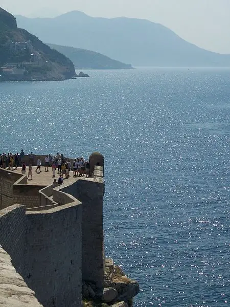 File:Walls of Dubrovnik-7.jpg
