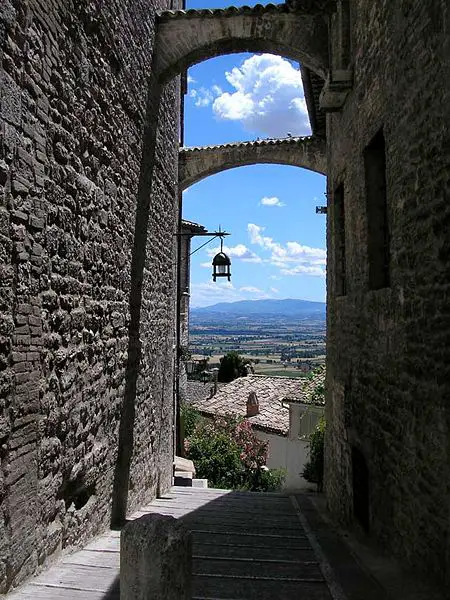 File:Assisi-alley01.jpg