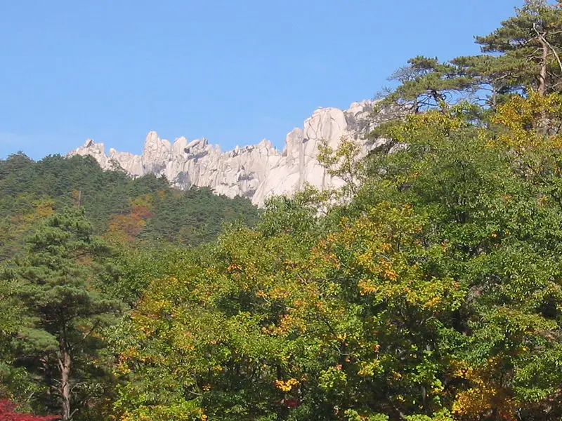 File:Seoraksan1.jpg