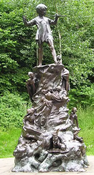 File:PeterPan Statue Londres.jpg