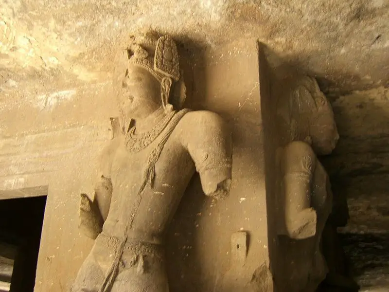 File:India-Elephanta-Statues.jpg
