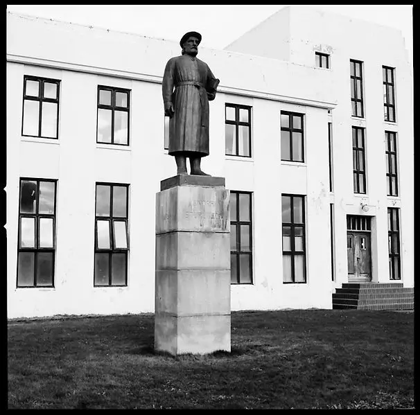 File:SnorriByVigland.jpg