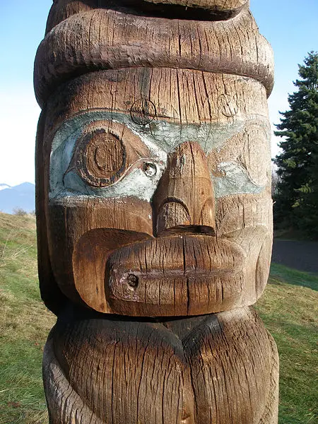 File:Totem pole.jpg