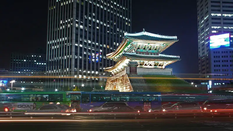 File:Namdeamun at Night.jpg