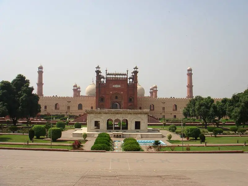 File:Shahi Mosque 2.jpg