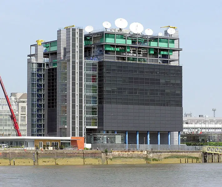 File:Reuters.london.arp.jpg