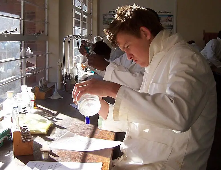 File:Gateway Chemistry.jpg
