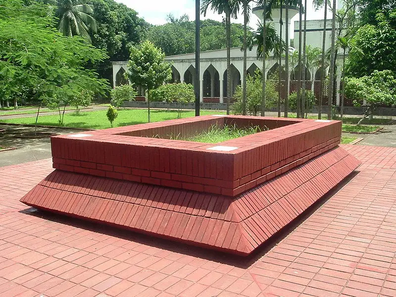 File:Nazrul Tomb 2.A.M.R.jpg