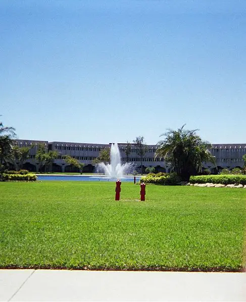 File:T-Rex Technology Center Fountain.JPG