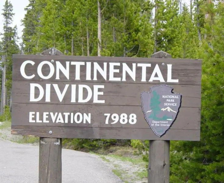 File:Continental Divide in Yellowstone-750px.JPG