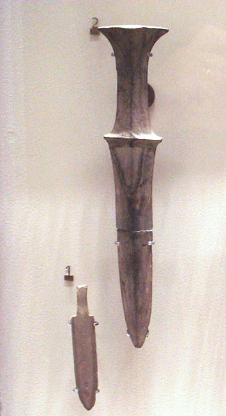 File:KoreanStoneDaggerAndArrowhead4thcenturyBCE.jpg