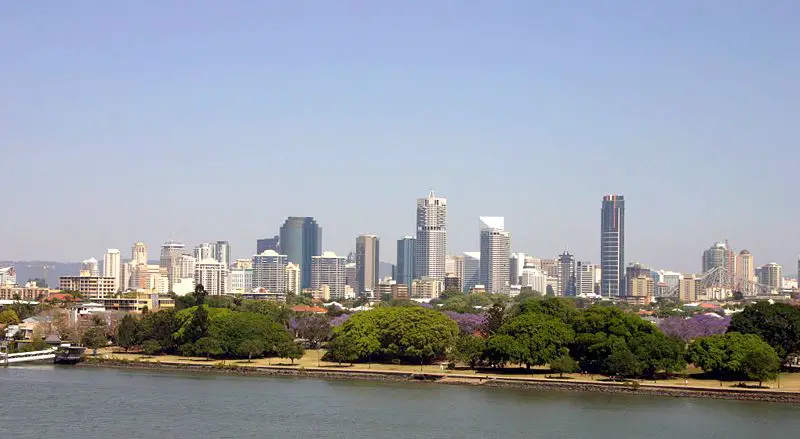 File:BrisbaneSkylineFromEast15Oct06.JPG