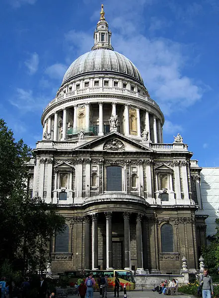 File:StPaulsCathedralSouth.jpg