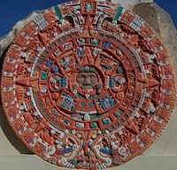 Réplica de pedra solar asteca cropped.jpg